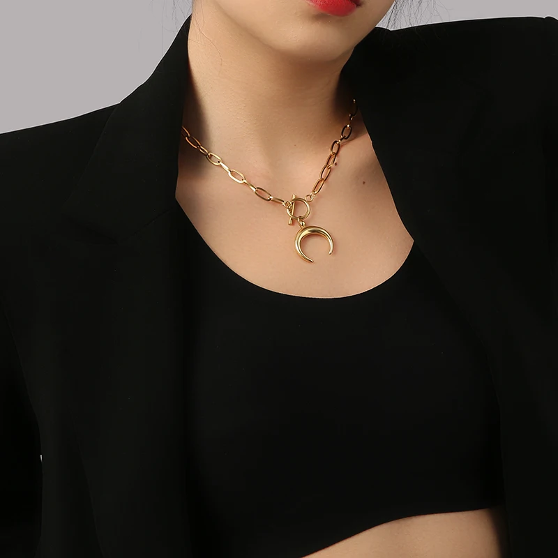 Colliers demi-lune en forme de - Half Moon Crescent avis et prix