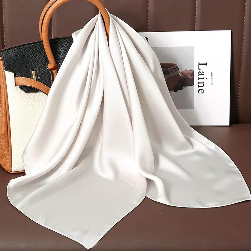 Foulard carré de luxe en soie  - Women Bags For Office avis et prix