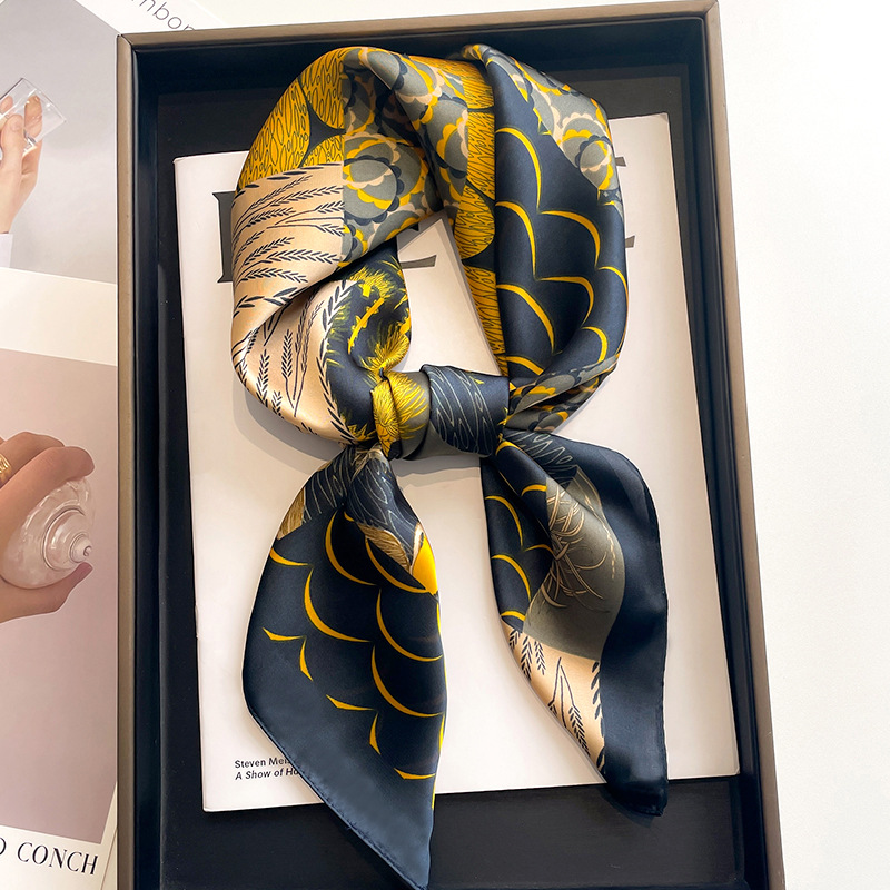 Foulard carré en soie motif ch - Women Bags For Office avis et prix