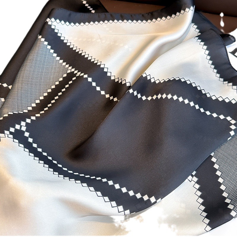 Foulard carré en soie motif ch - Women Bags For Office avis et prix